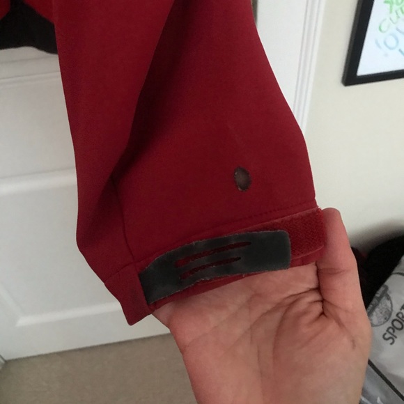 Men’s Red The North Face Shell Jacket - Picture 7 of 7